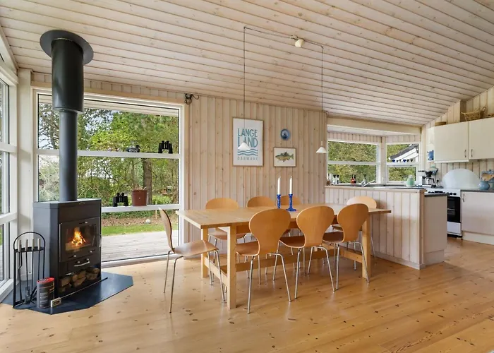 Ellinor - 190m From The Sea By Interhome